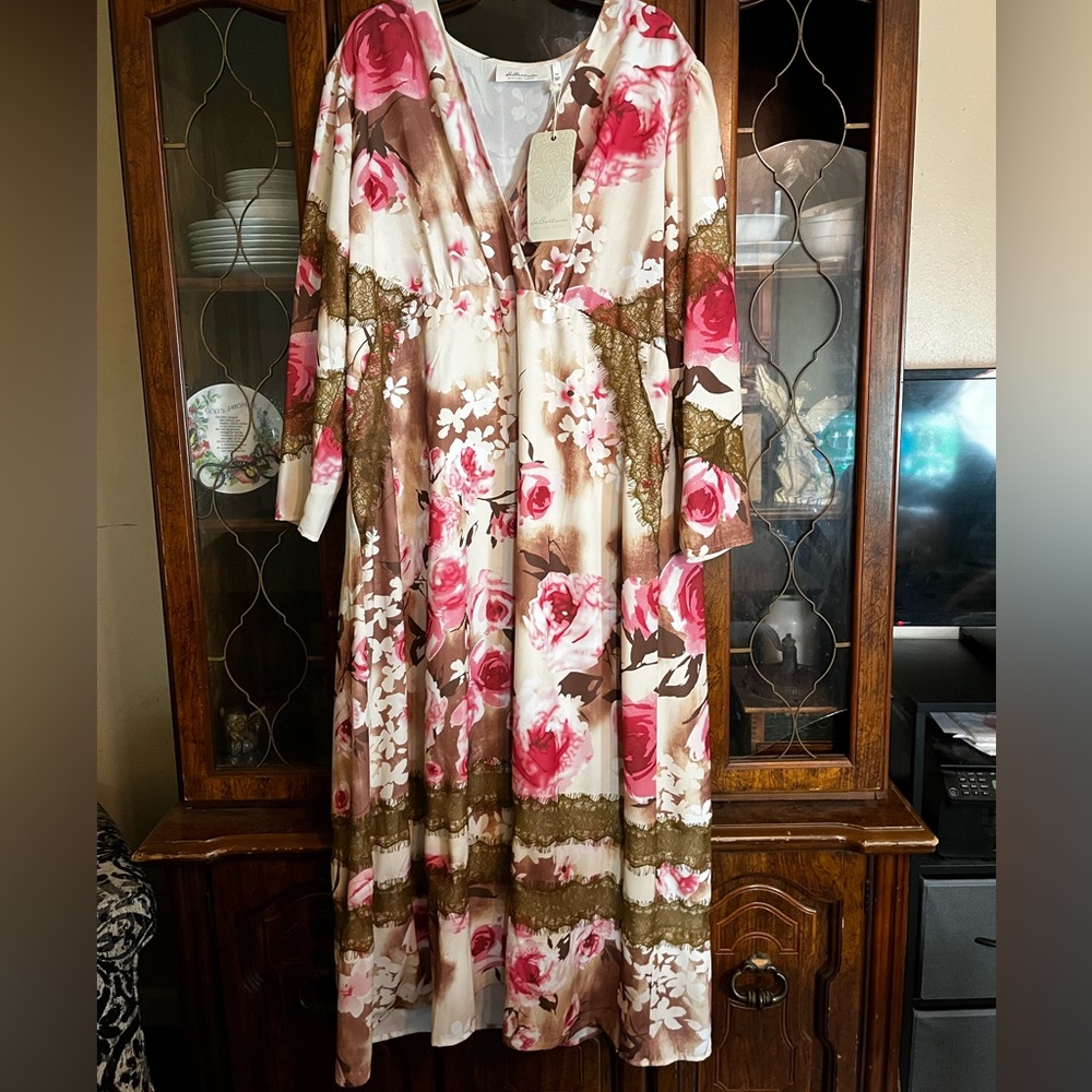 Size 22/24, floral, midi dress